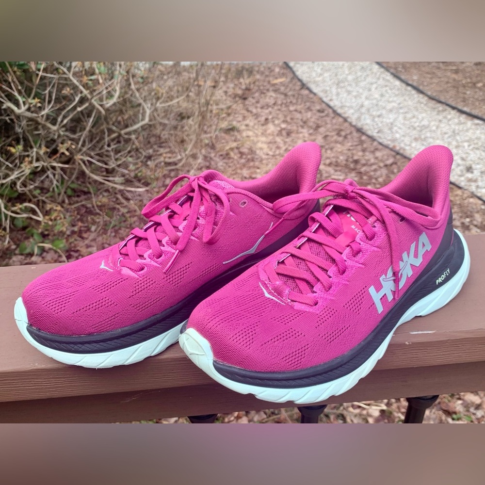 Hoka Profly Mach 4, sz 8.5B magenta/black